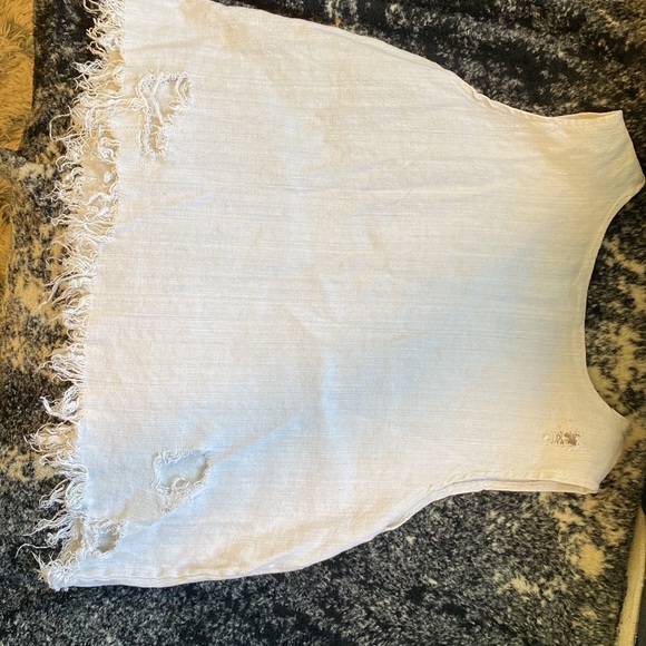 Distressed Linen Top - Picture 6 of 10